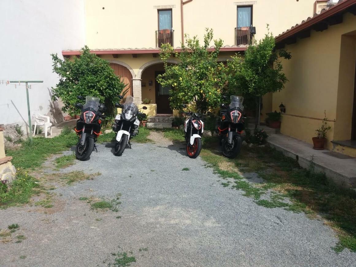 B&B Gli Archi Sìnnai Dış mekan fotoğraf